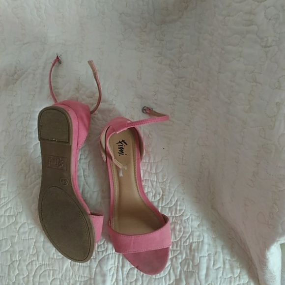 Corks - Picture 2 of 2